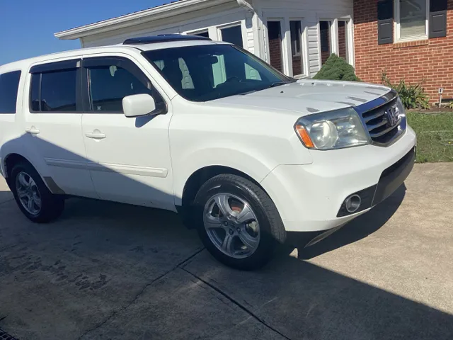 Vehicle Image 2