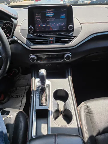 2020 Nissan Altima SR - Photo 15