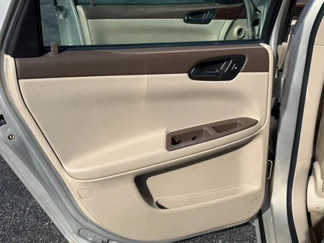 2008 Chevrolet Impala LT - Photo 18