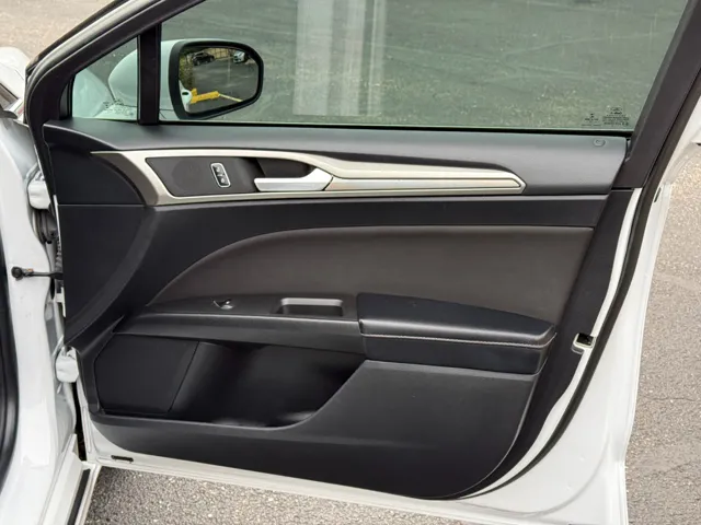 2018 Ford Fusion SE - Photo 32