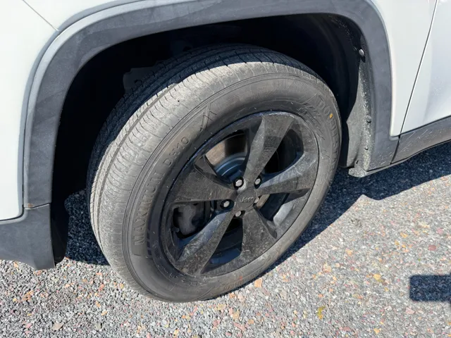 2016 Jeep Cherokee Altitude - Photo 19