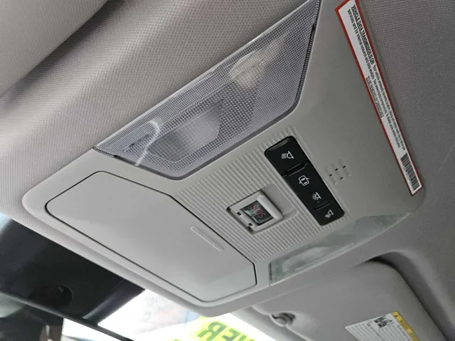 2019 Toyota RAV4 LE photo 17