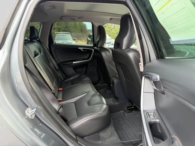 2017 Volvo XC60 T5 Dynamic - Photo 10