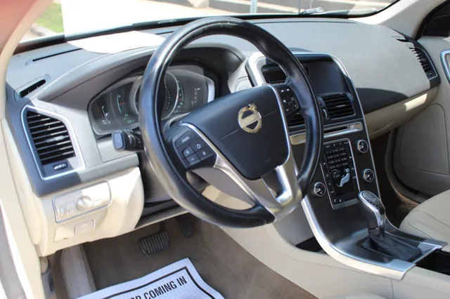 2015 Volvo XC60 T6 Premier Plus - Photo 9