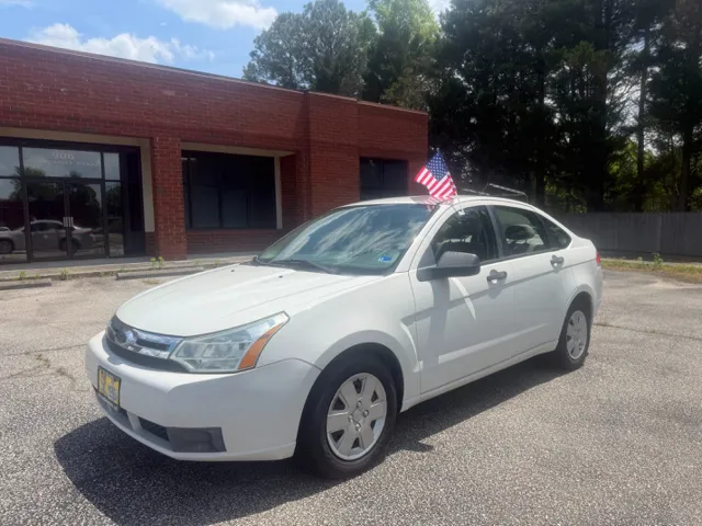2009 Ford Focus S's photo