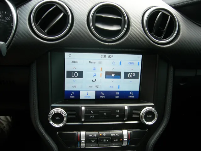 2021 Ford Mustang EcoBoost - Photo 9