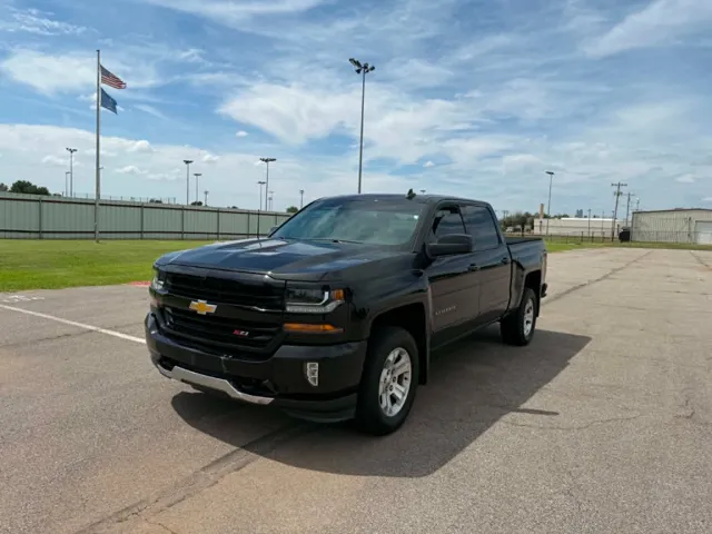 2018 Chevrolet Silverado 1500 LT 4X4 Crew Cab Short Box's photo