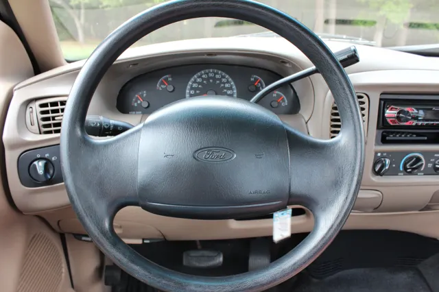 1999 Ford F-150 XL - Photo 19