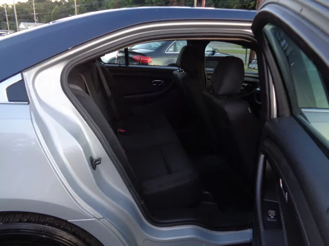 2016 Ford Taurus - Photo 16