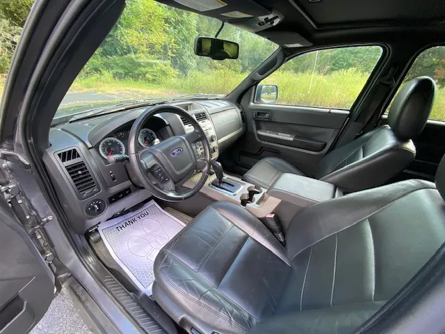 2009 Ford Escape XLT photo 17