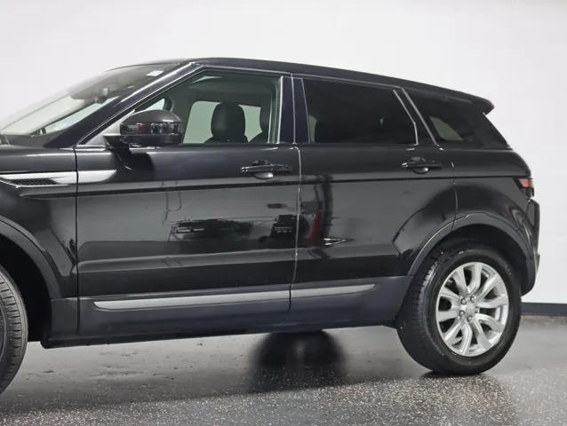 2016 Land Rover Range Rover Evoque SE photo 2