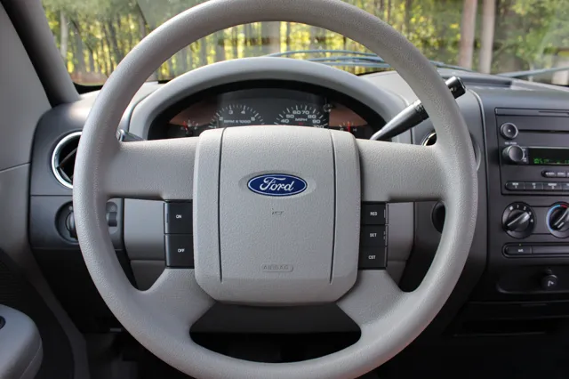 2004 Ford F-150 XLT - Photo 25