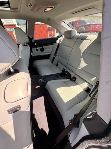 2010 BMW 3 Series 335i - Photo 8