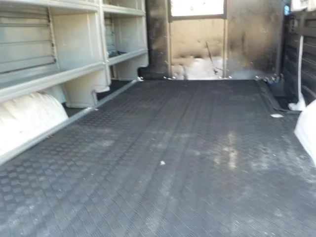 2022 GMC Savana Cargo Work Van - Photo 18
