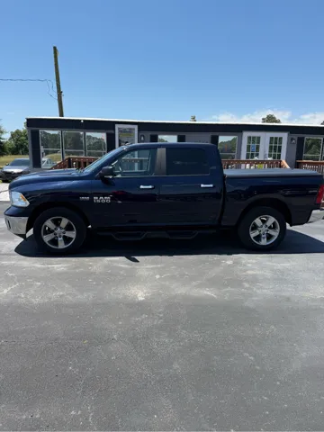 2017 RAM 1500 Big Horn 4x4 Crew Cab 5'7's photo