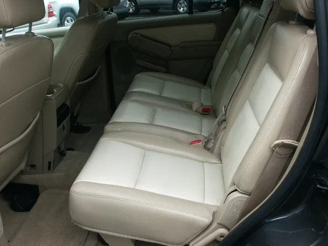 2007 Ford Explorer Eddie Bauer photo 6