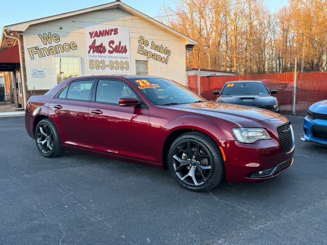 2023 Chrysler 300 S's photo