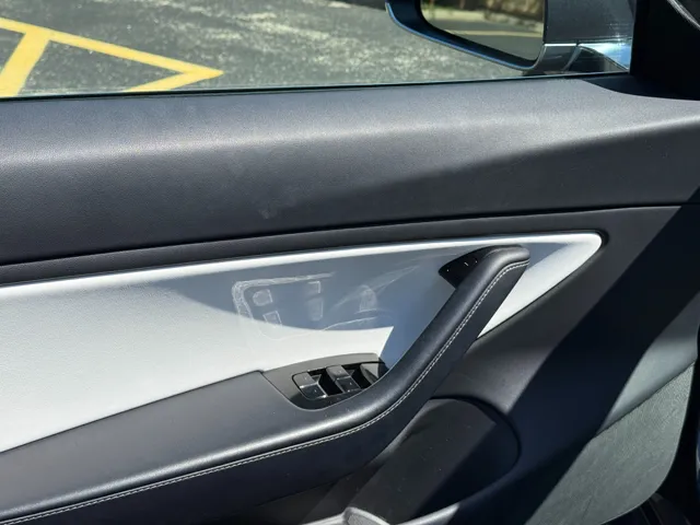 2018 Tesla Model 3 - Photo 19