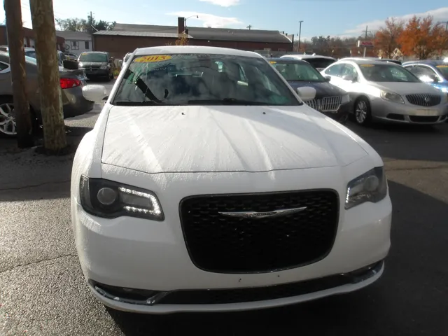 2015 Chrysler 300 S's photo