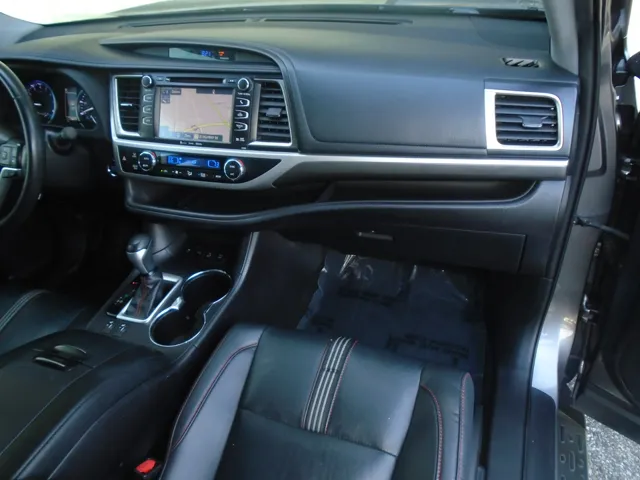 2019 Toyota Highlander SE - Photo 41