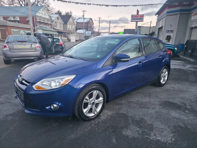 2012 Ford Focus SE's photo