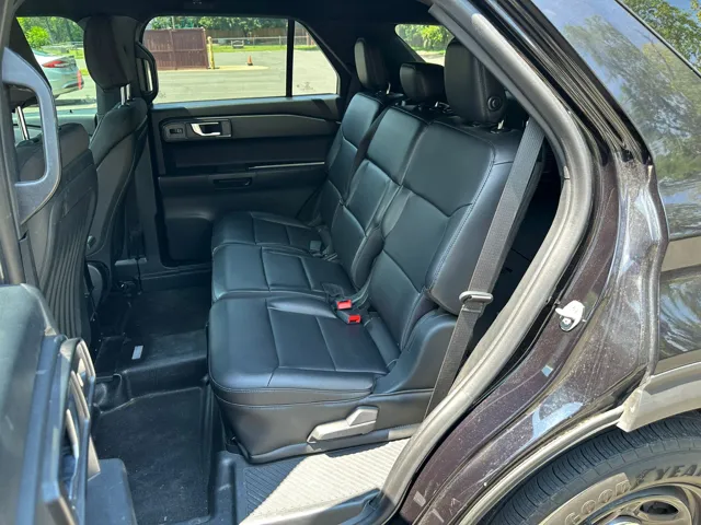 2020 Ford Explorer photo 6