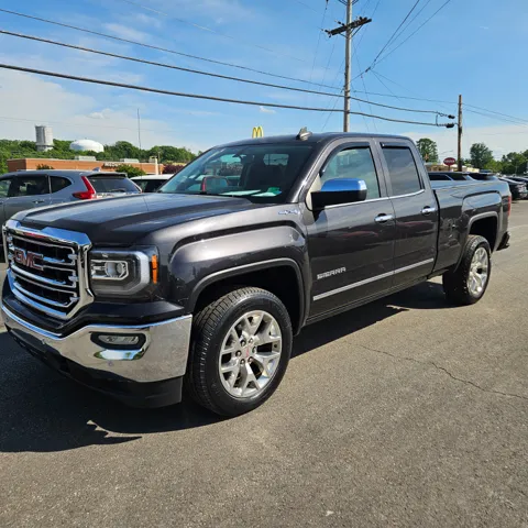 2016 GMC Sierra 4WD Double Cab Standard Box SLT w/R8J's photo