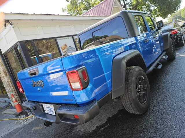 2021 Jeep Gladiator Sport photo 4