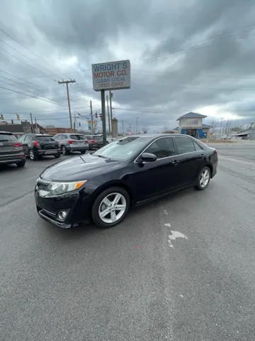 2014 Toyota Camry SE's photo