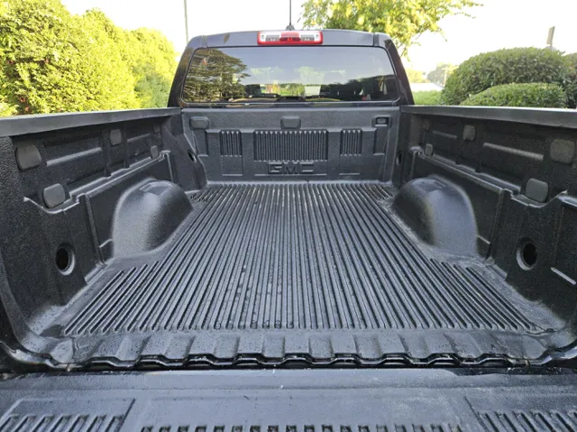 2017 GMC Canyon SLT - Photo 28