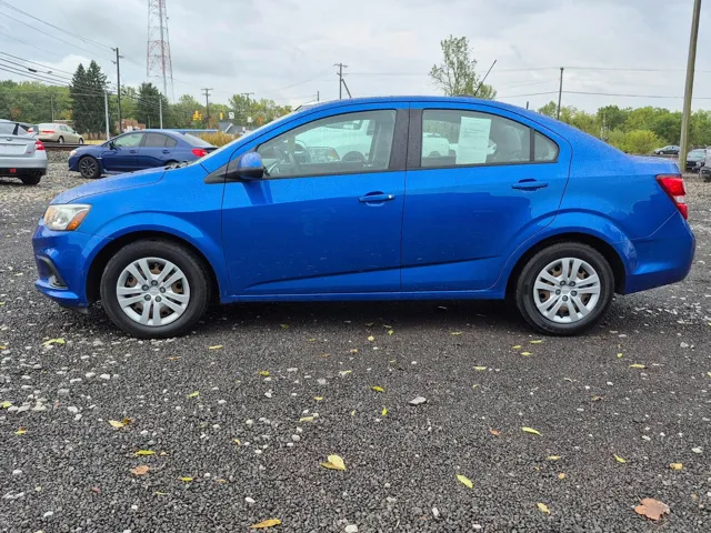 2017 Chevrolet Sonic LS photo 3