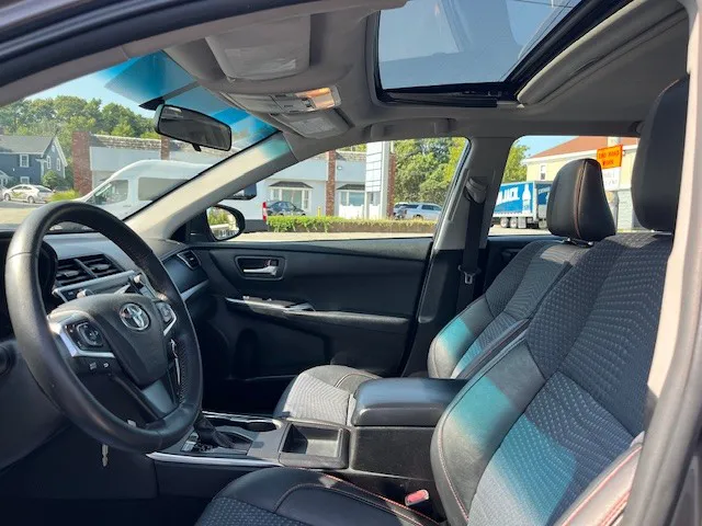 2015 Toyota Camry photo 4