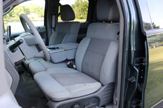 2004 Ford F-150 XLT - Photo 10