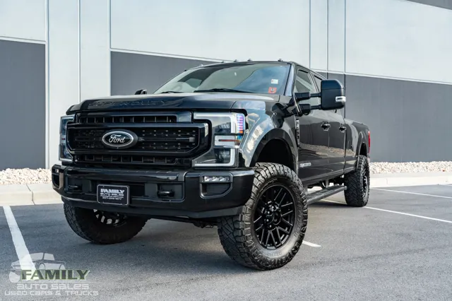 2022 Ford F-250 Super Duty Lariat's photo