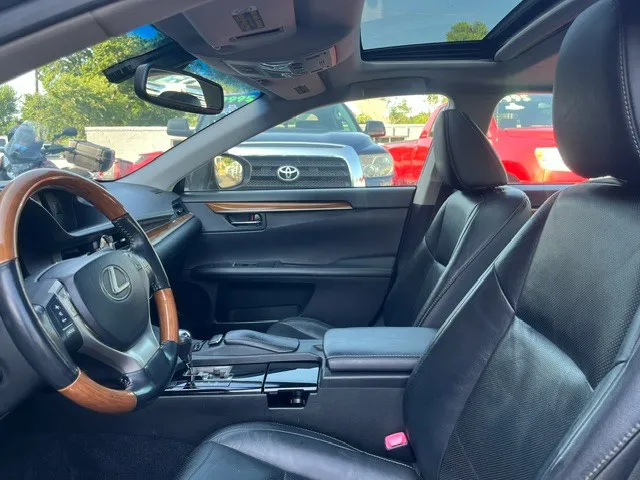 2013 Lexus ES 300h - Photo 5