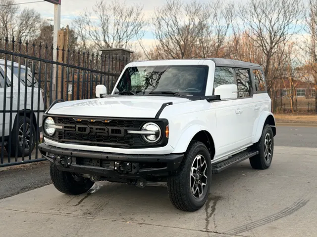 2022 Ford Bronco Outer Banks's photo