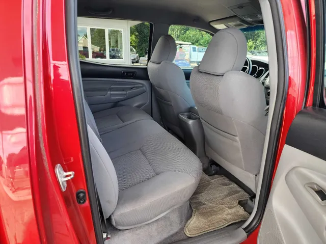 2011 Toyota Tacoma Double Cab V6 4x4 photo 14