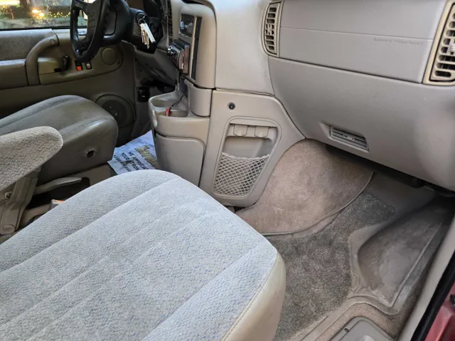1997 Chevrolet Astro - Photo 20