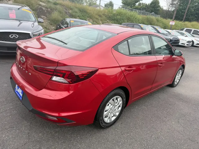 2019 Hyundai Elantra SE photo 4