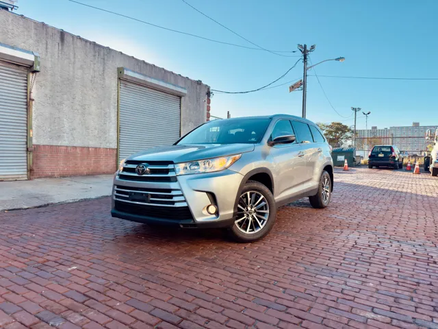 2019 Toyota Highlander XLE - Photo 3