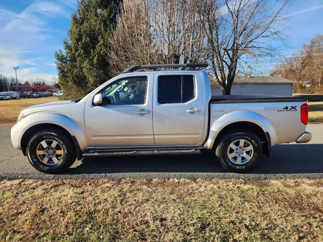 2012 Nissan Frontier PRO-4X's photo