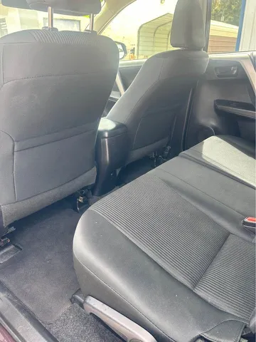 2017 Toyota RAV4 LE - Photo 8