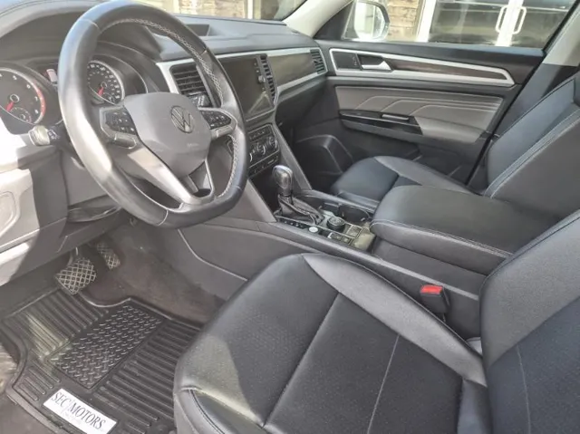 2021 Volkswagen Atlas SE w/Tech - Photo 8