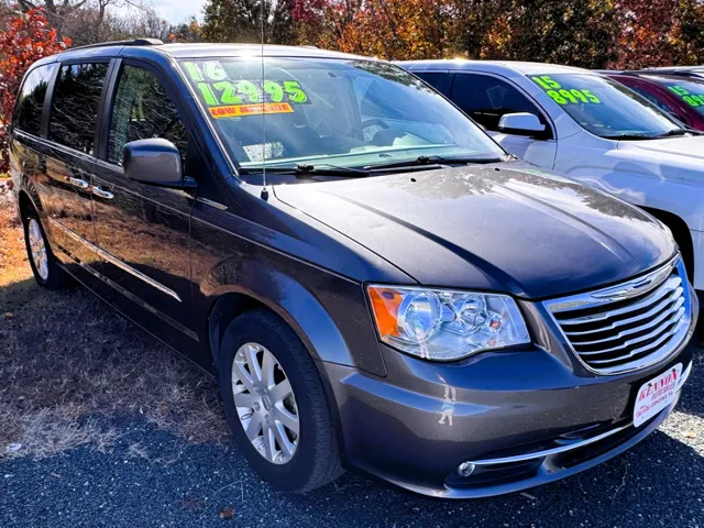 2016 Chrysler Town & Country Touring