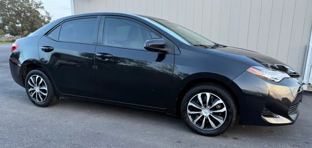 2018 Toyota Corolla LE's photo