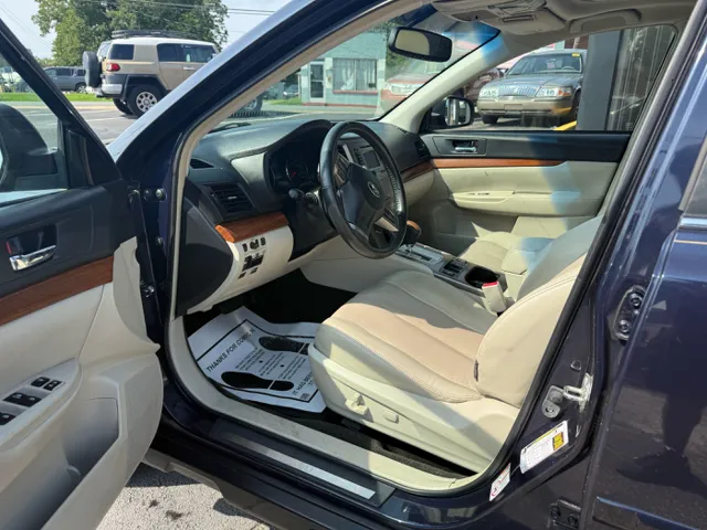 2014 Subaru Outback 2.5i Limited - Photo 11