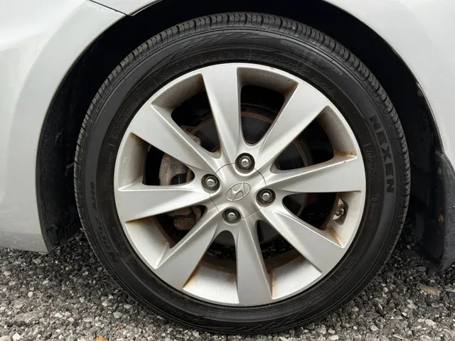 2014 Hyundai Accent GLS - Photo 22