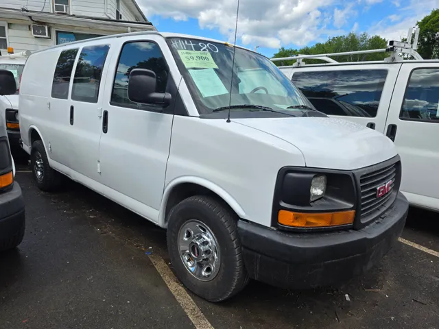 2011 GMC Savana 3500 Cargo Van's photo