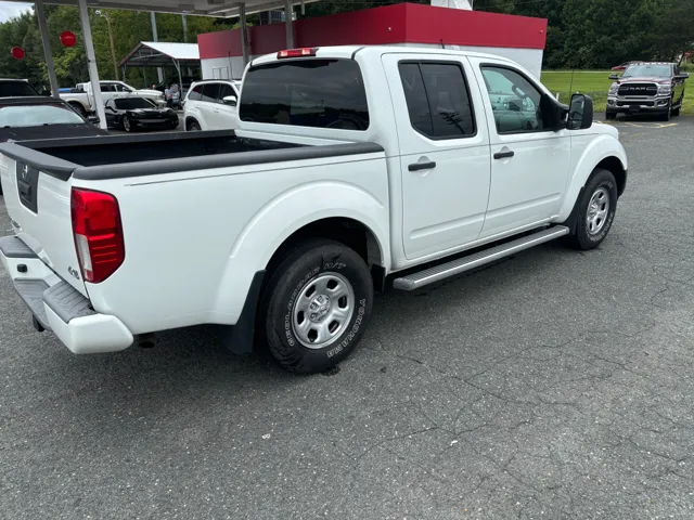 2018 Nissan Frontier photo 2