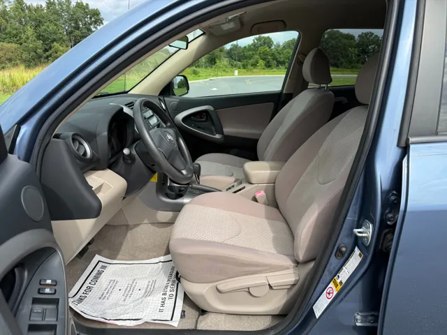 2006 Toyota RAV4 Base - Photo 10